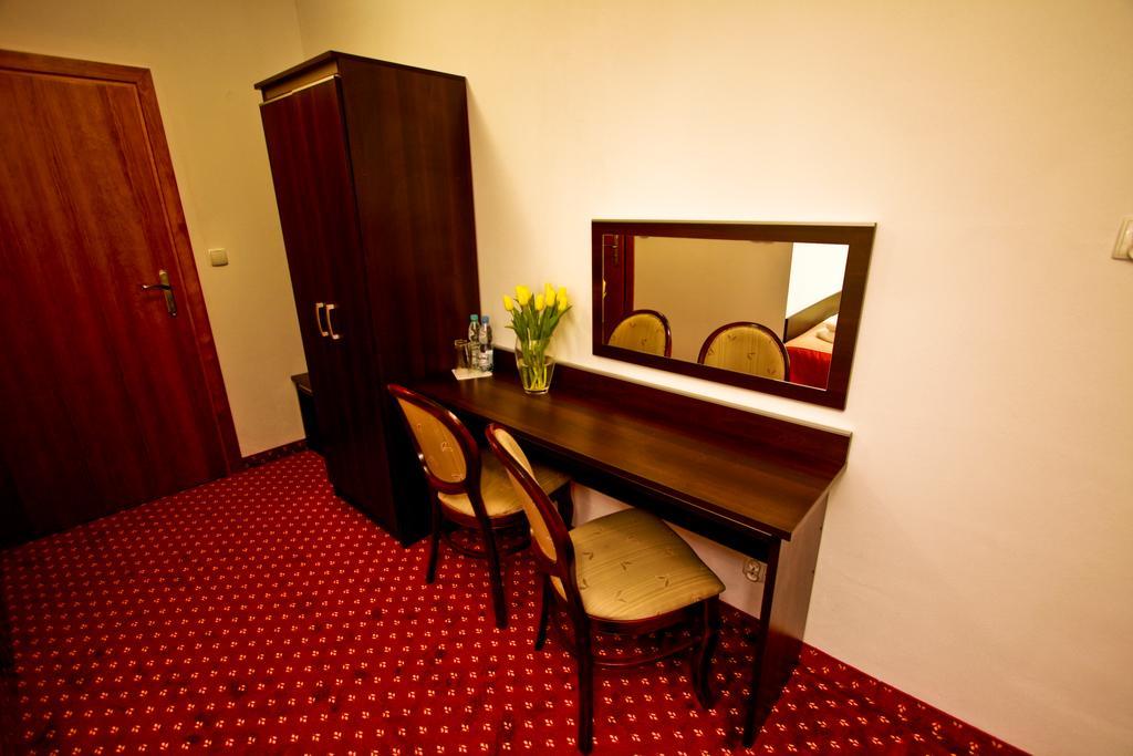Hotel Milord Pułtusk Exterior photo